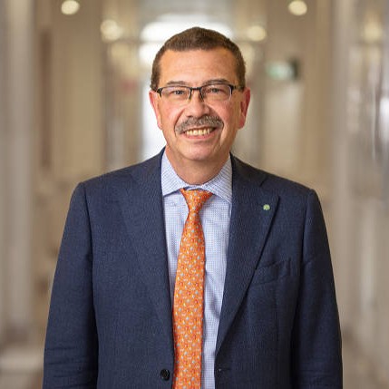 Dr. Erich Brenner im Porträt